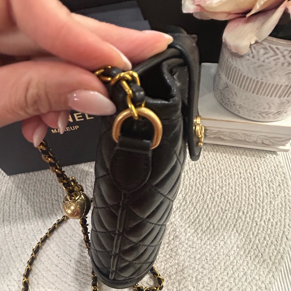 CHANEL Beauty (GWP) Quilted Black with Gold Pouch Crossbody - Picture 4 of 16